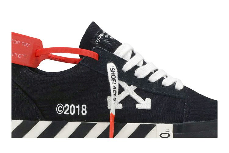 Кроссовки Off-White Wmns Vulc Low Top 'Black'