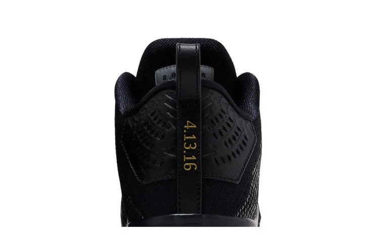 Кроссовки Nike Kobe 11 Elite Low Protro 'Fade To Black' 2026