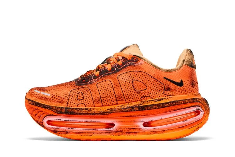 Кроссовки Melitta Baumeister x Nike Wmns Vomero Premium 'Total Orange'
