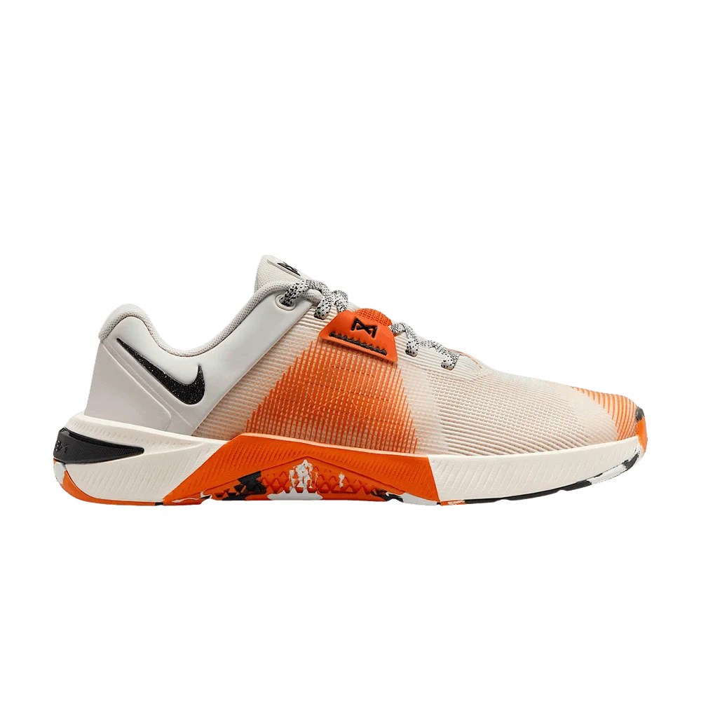 Кроссовки Nike Wmns Metcon 10 'Soft Pearl/Safety Orange/Black'