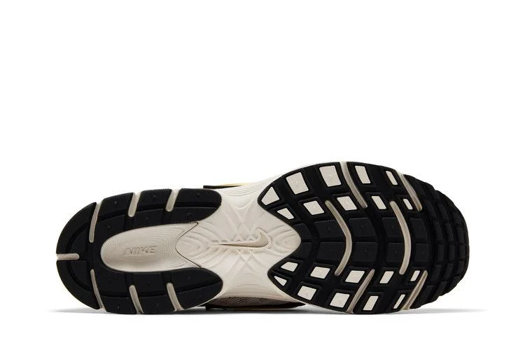 Кроссовки Nike V5 RNR 'Phantom/Phantom/Black/Metallic Gold'