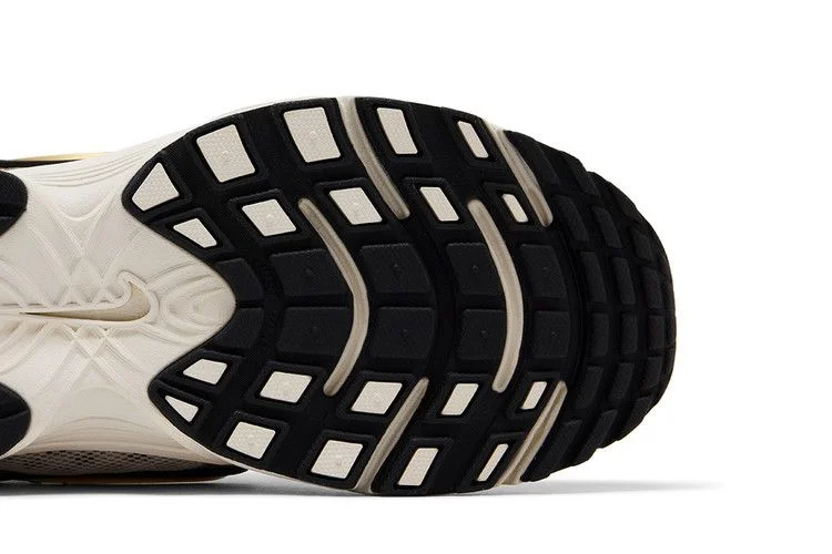 Кроссовки Nike V5 RNR 'Phantom/Phantom/Black/Metallic Gold'