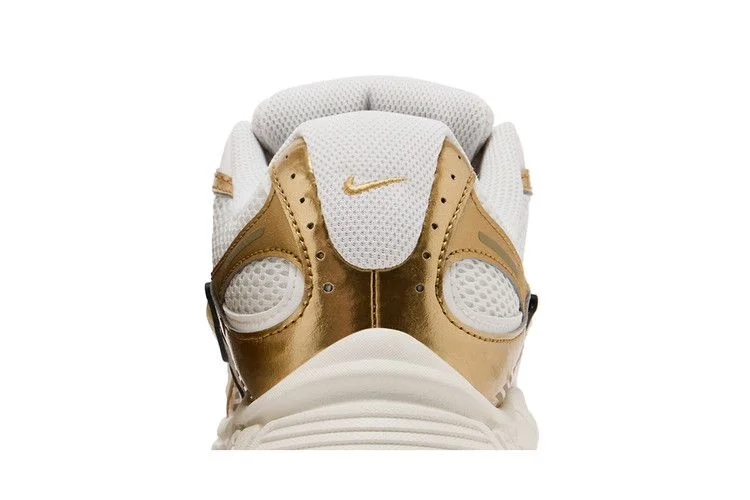 Кроссовки Nike V5 RNR 'Phantom/Phantom/Black/Metallic Gold'