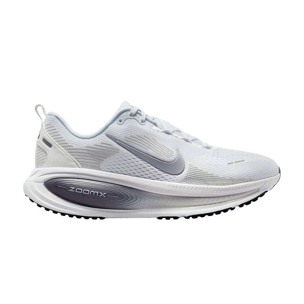 Кроссовки Nike Wmns Vomero 18 'White/Photon Dust/Metallic Silver/Gunsmoke'