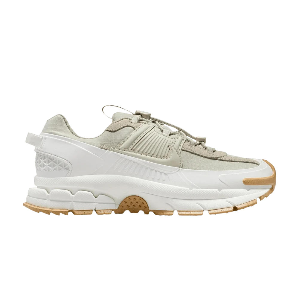 Кроссовки Nike Wmns Zoom Vomero 5 Roam Winterized 'Sail Light Stone Gum'