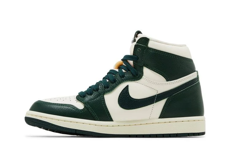 Кроссовки Wmns Air Jordan 1 Retro High OG 'Fir Pro Green'