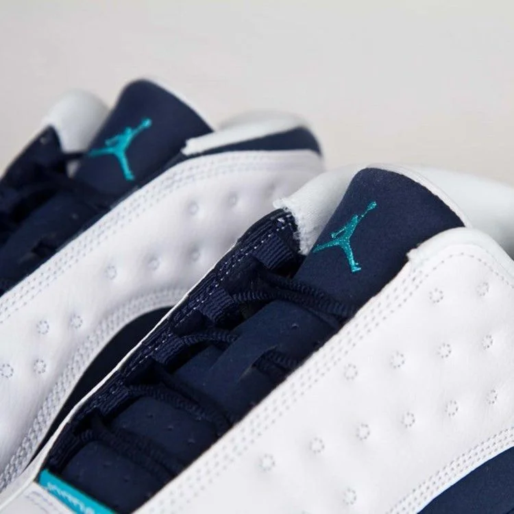 Кроссовки Air Jordan 13 Retro Low GS 'Hornets'