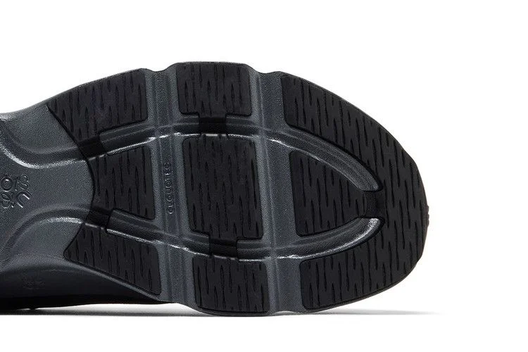 Krossovki-Loewe-x-ON-Cloudsolo-Black-4