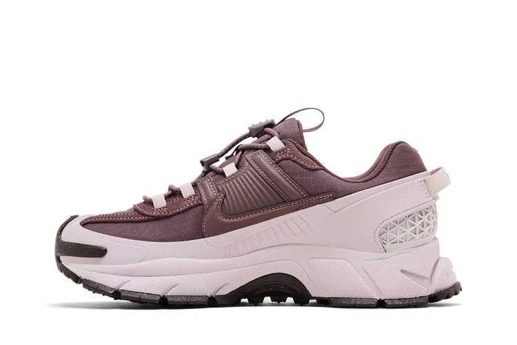 Кроссовки Nike Wmns Zoom Vomero Roam Winterized 'Tattoo'