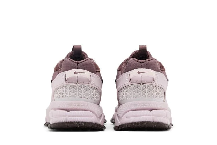 Кроссовки Nike Wmns Zoom Vomero Roam Winterized 'Tattoo'