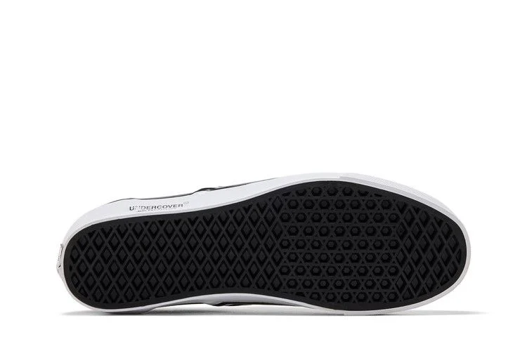 Kedy-Undercover-x-Vans-Classic-Slip-On-Black-White-3