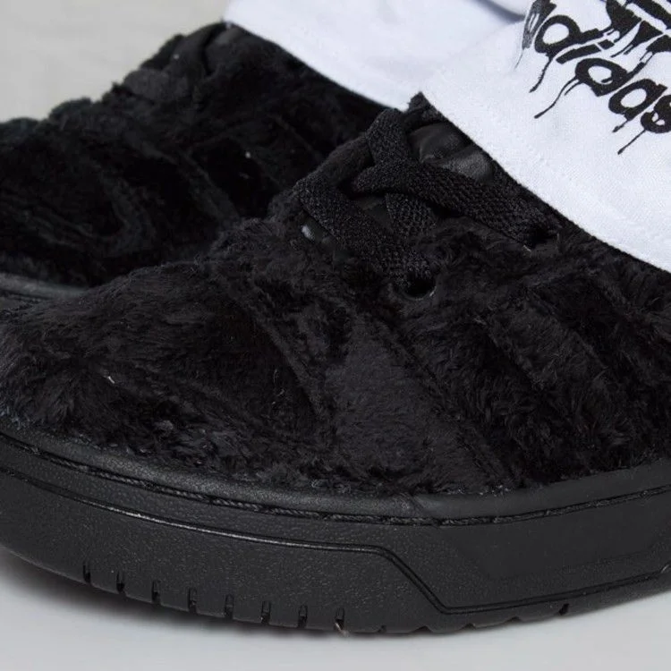 Krossovki-Adidas-Jeremy-Scott-Gorilla-6
