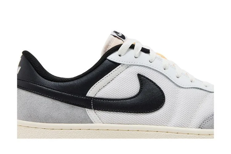 Krossovki-Air-Jordan-Skyline-Low-Summit-White-1