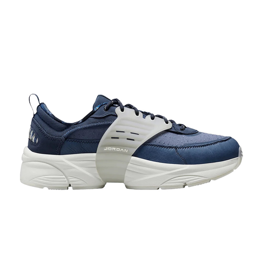 Krossovki-Air-Jordan-Trunner-OS-Diffused-Blue