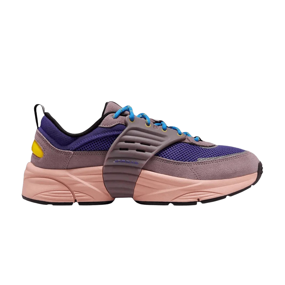 Krossovki-Air-Jordan-Trunner-OS-Purple-Smoke