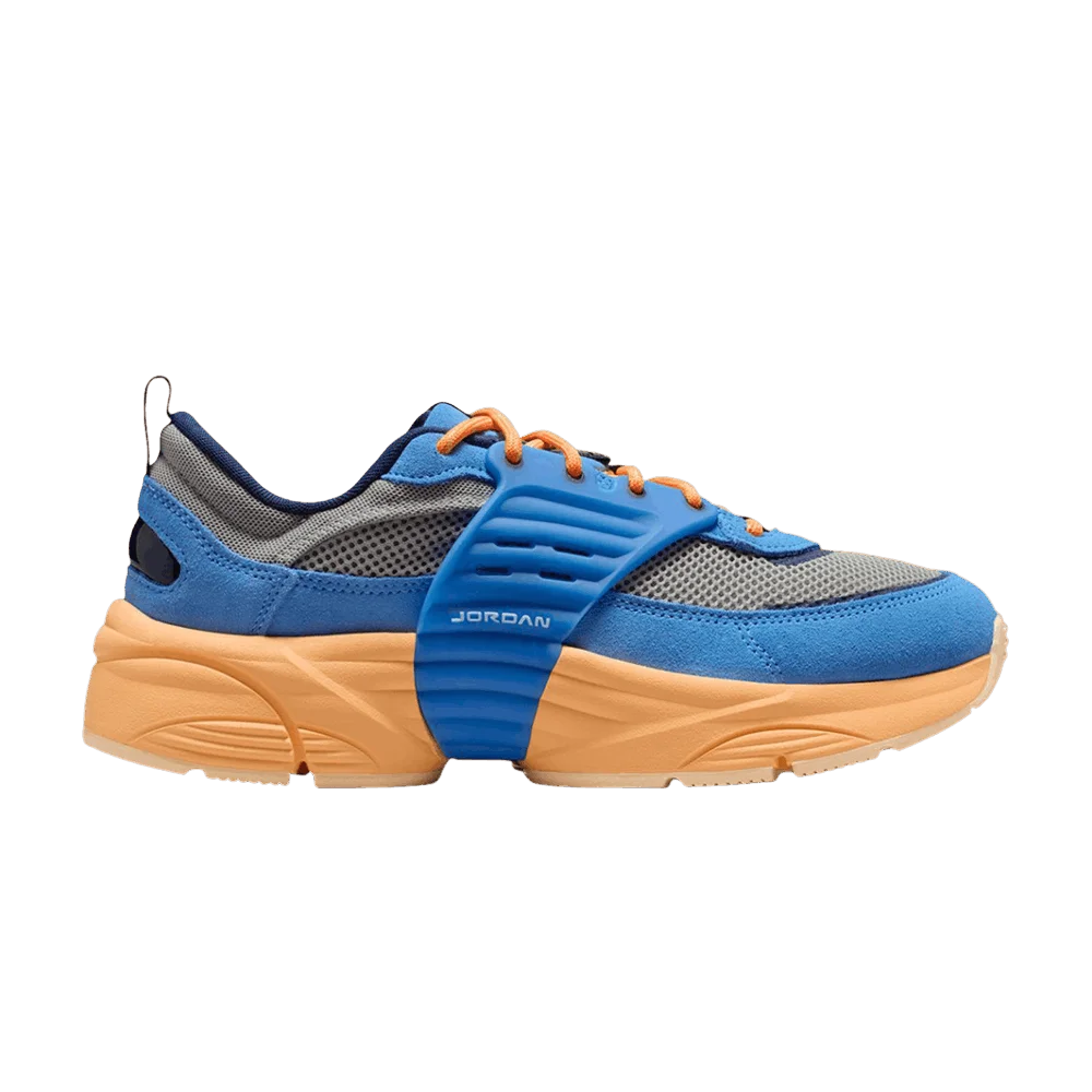 Krossovki-Air-Jordan-Trunner-OS-Racer-Blue
