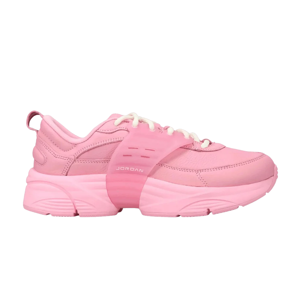 Krossovki-Air-Jordan-Trunner-OS-SP-Pinksicle-Sail