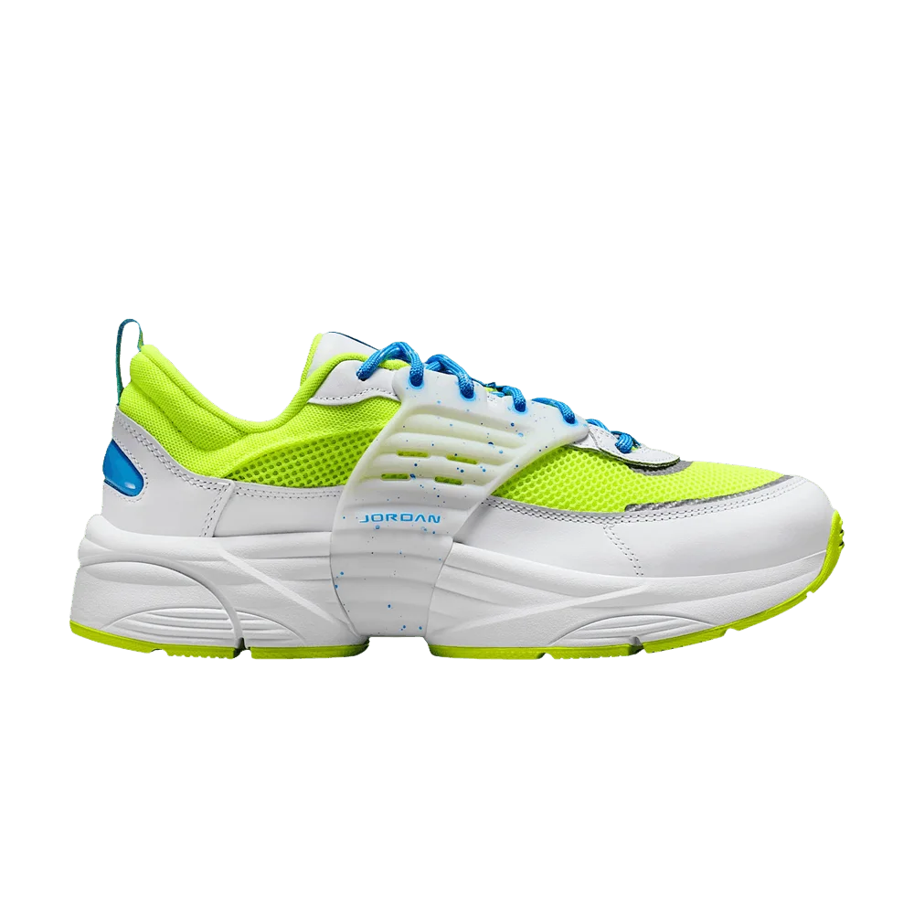 Krossovki-Air-Jordan-Trunner-OS-Volt