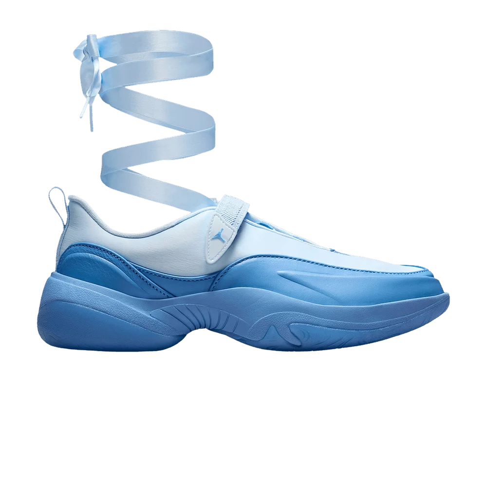Krossovki-Air-Jordan-Wmns-Pointe-Chambray-Blue