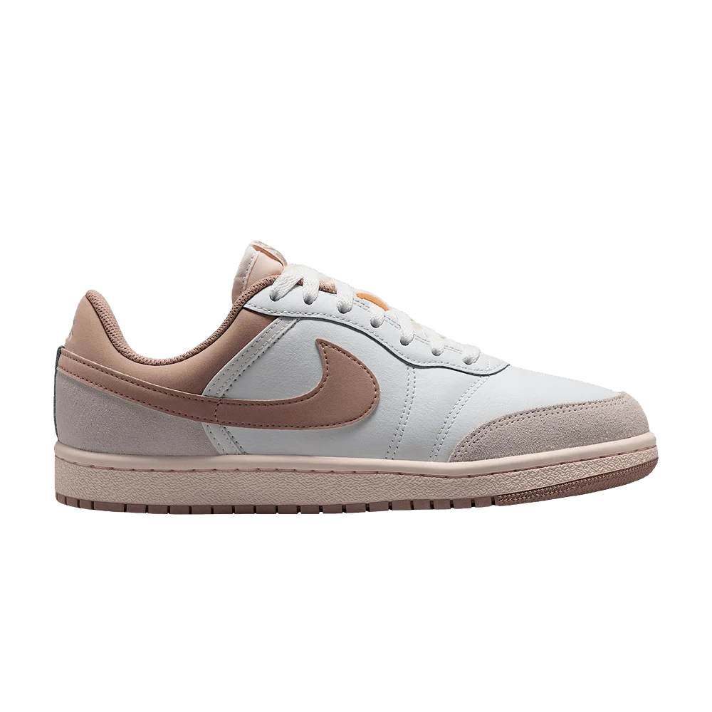 Krossovki-Air-Jordan-Wmns-Skyline-Low-Summit-White