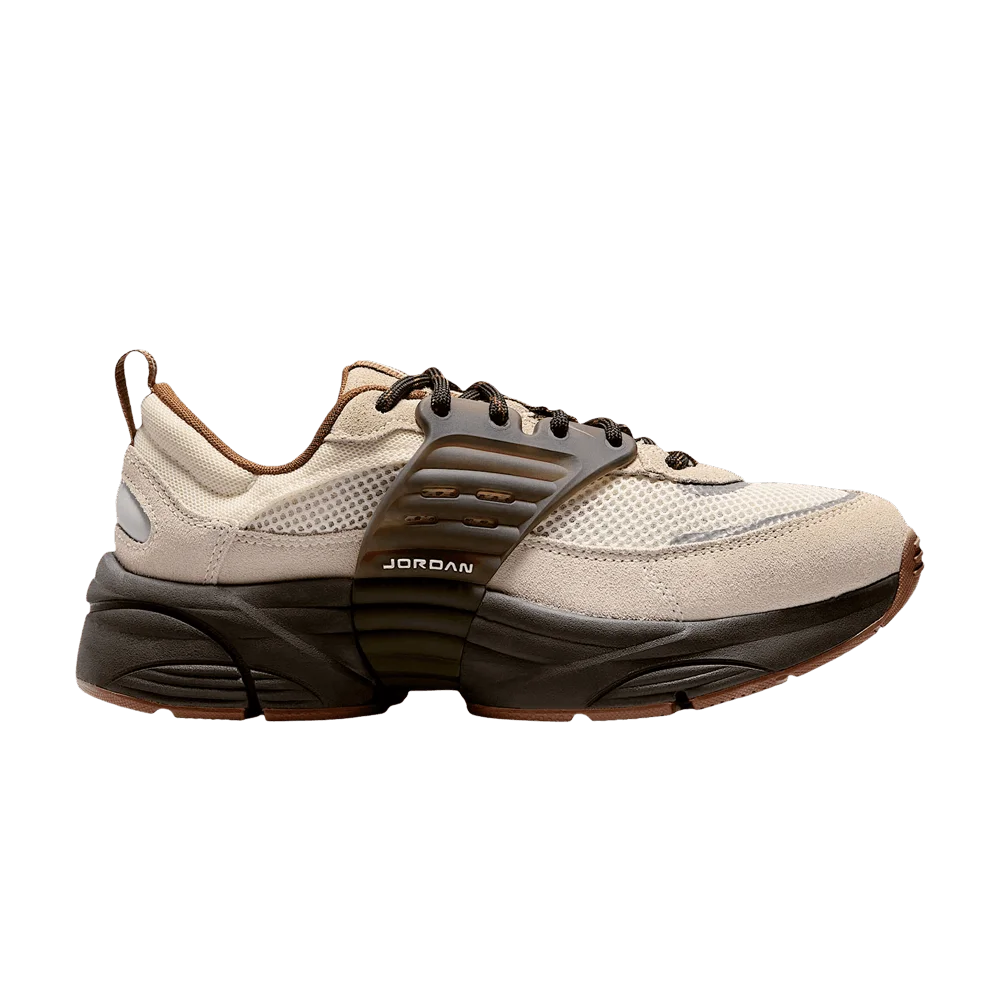 Krossovki-Air-Jordan-Wmns-Trunner-OS-Soft-Pearl