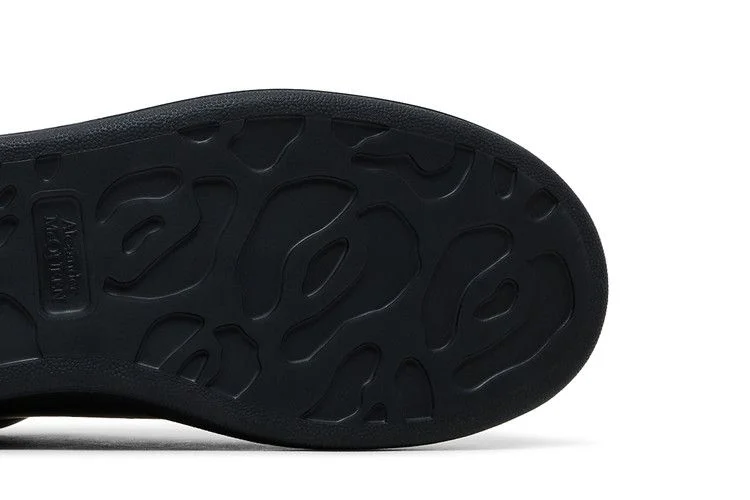Krossovki-Alexander-McQueen-Oversized-Sneaker-Black-2025-4