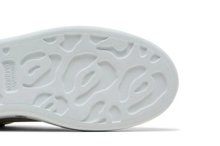 Krossovki-Alexander-McQueen-Wmns-Oversized-Sneaker-White-Black-2024-4