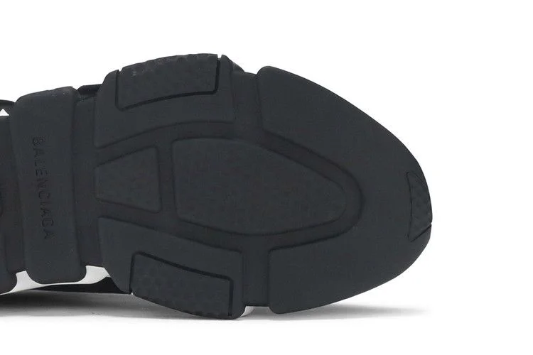 Krossovki-Balenciaga-Speed-Trainer-Graffiti-Black-White-4