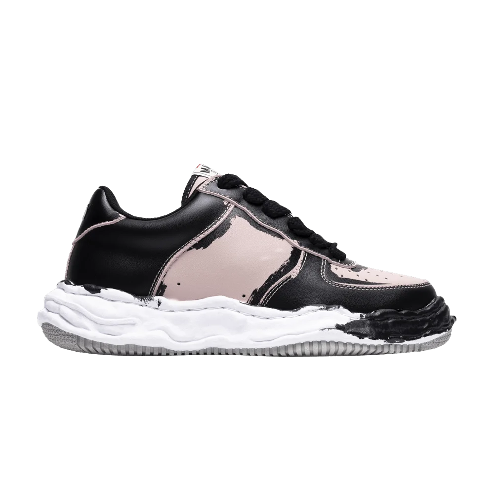 Krossovki-Maison-Mihara-Yasuhiro-Wayne-OG-Sole-Printed-Leather-Low-Black-Pink