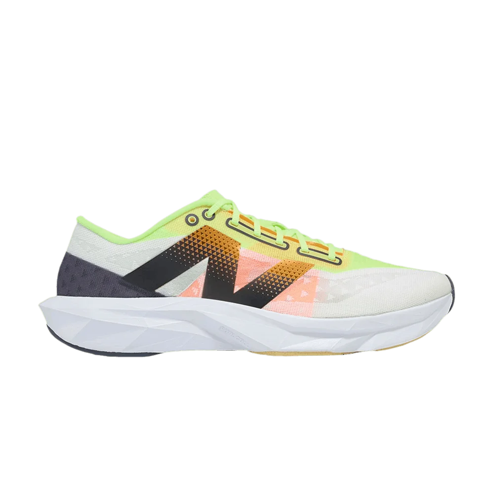 Krossovki-New-Balance-Wmns-Fuelcell-Pvlse-V1-D-Wide-Green-Black