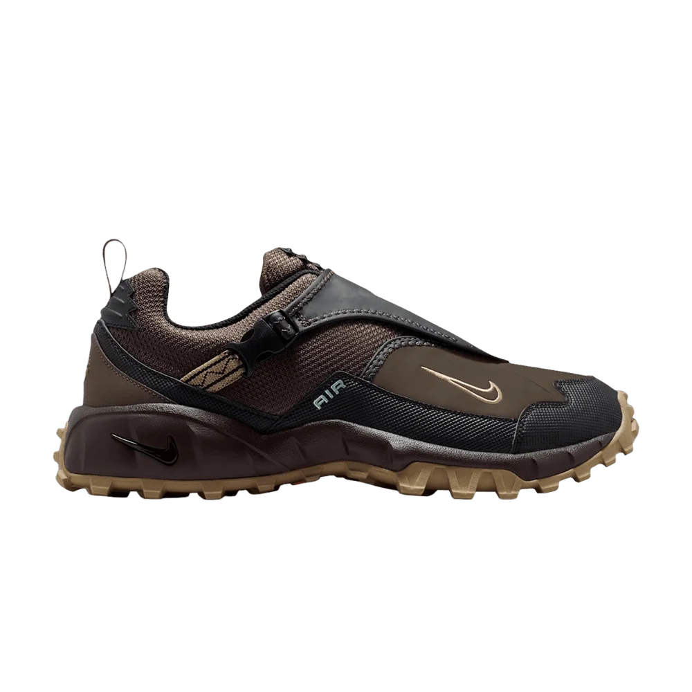 Krossovki-Nike-ACG-Phassad-Ironstone-and-Black