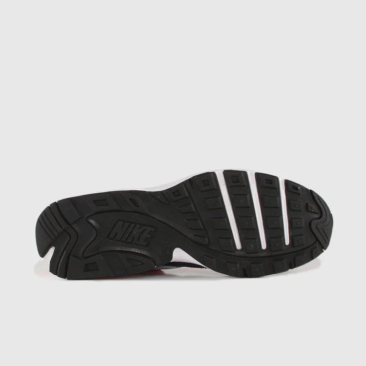 Krossovki-Nike-Air-Max-Go-Strong-Essential-2