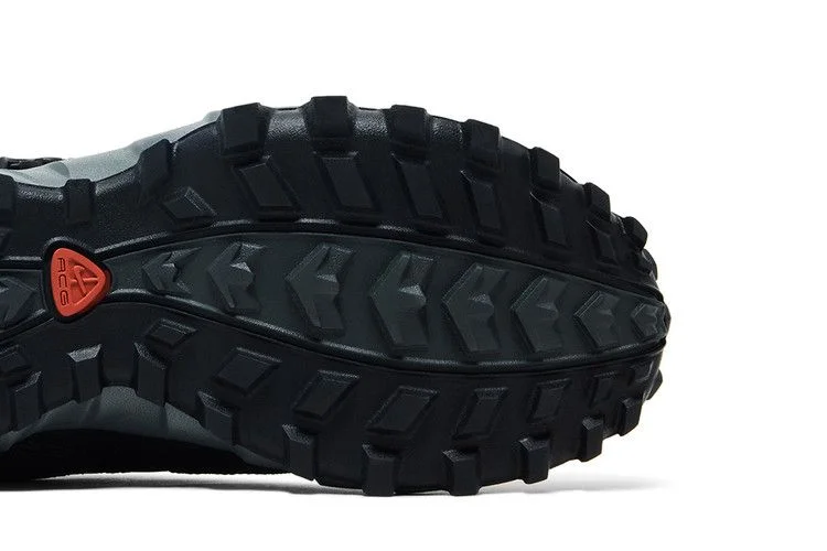 Krossovki-Nike-Air-Phassad-ACG-Anthracite-Iron-Grey-4