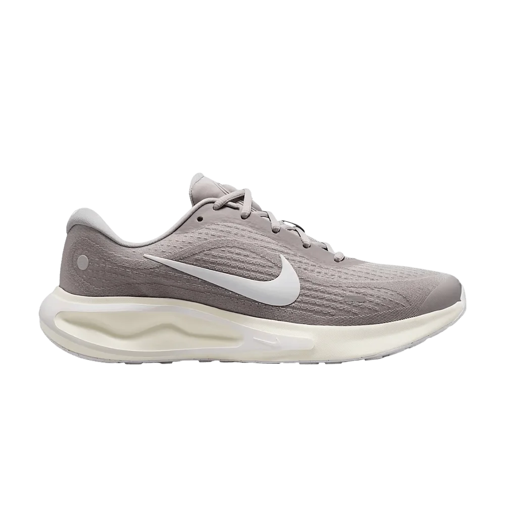 Krossovki-Nike-Journey-Run-College-Grey-Sail-Photon-Dust-White