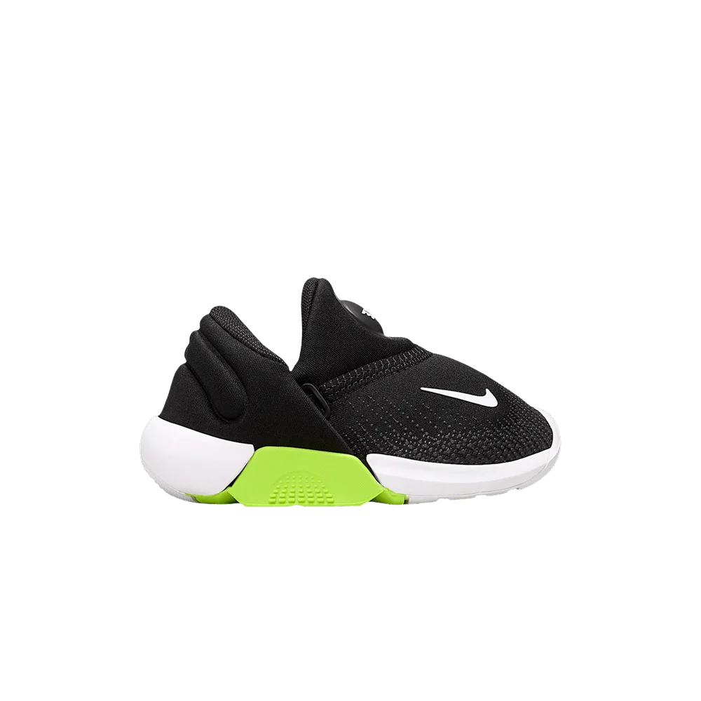 Krossovki-Nike-Swoosh-Go-TD-Black-Volt