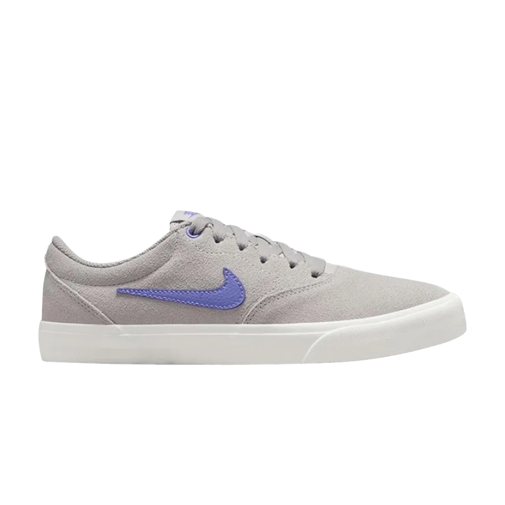Krossovki-Nike-Wmns-Charge-Gray-Photon-Dust-Light-Thistle