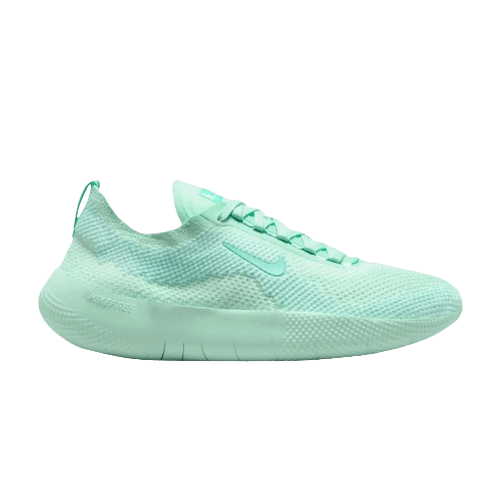 Krossovki-Nike-Wmns-Free-2025-Green