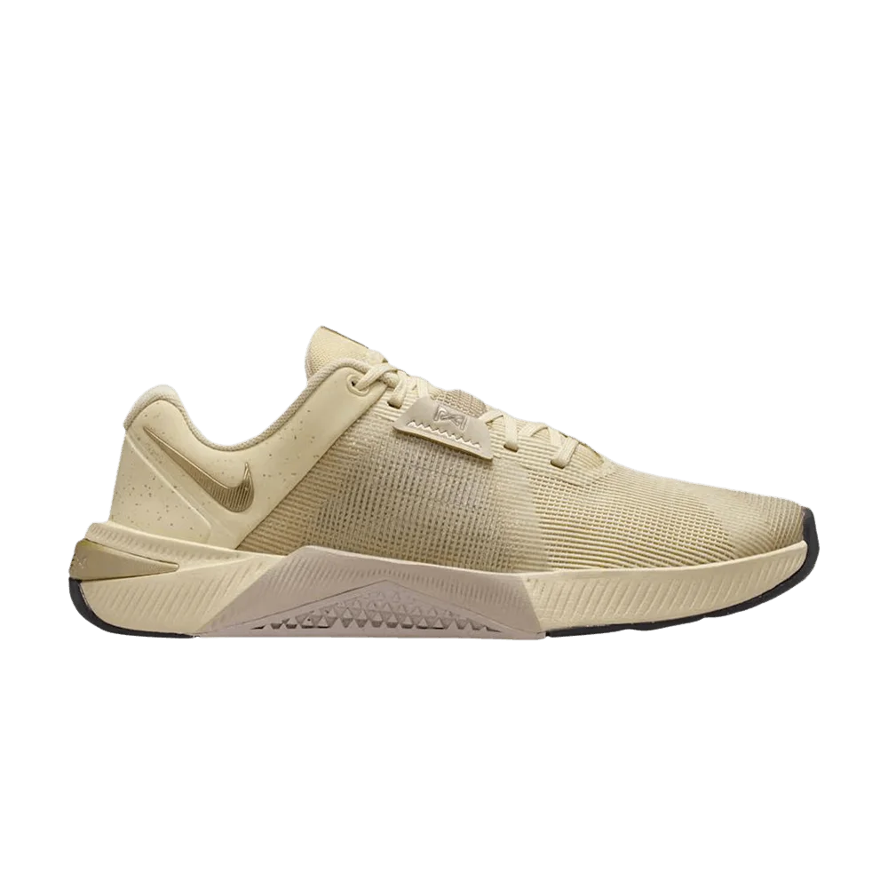 Krossovki-Nike-Wmns-Metcon-10-Light-Khaki-Cream-II-Anthracite-Metallic-Gold-Grain