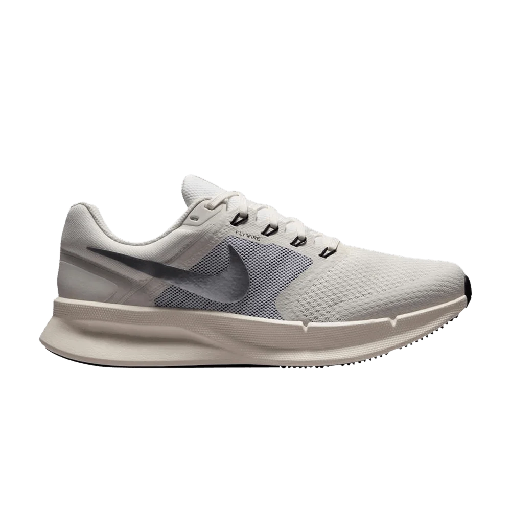 Krossovki-Nike-Wmns-Run-Swift-3-Beige-Gray