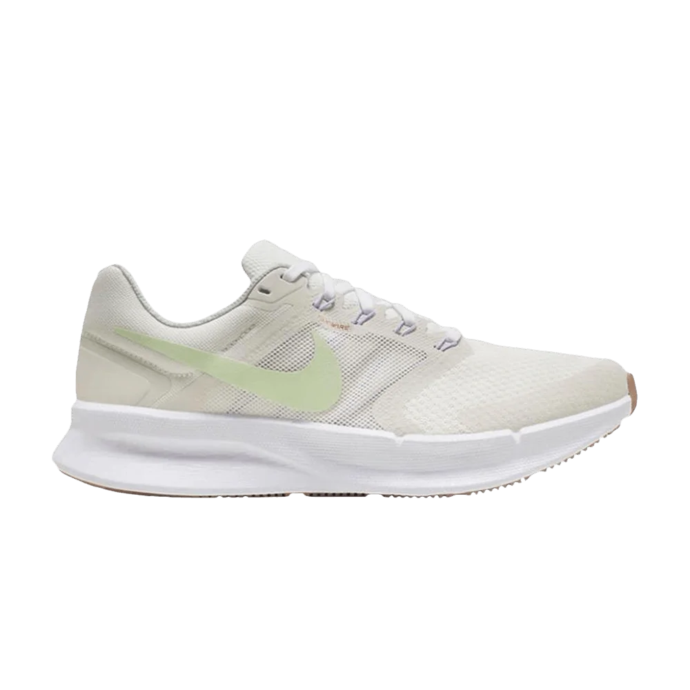 Krossovki-Nike-Wmns-Run-Swift-3-Beige