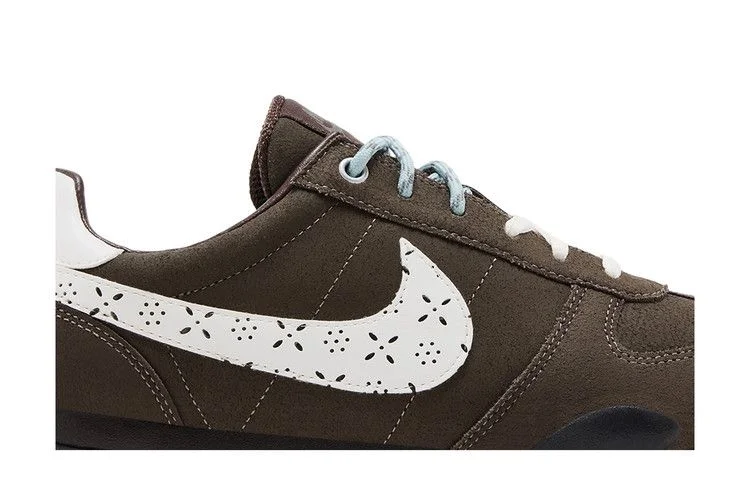 Krossovki-Nike-Wmns-Sprint-Sister-Ridgerock-1