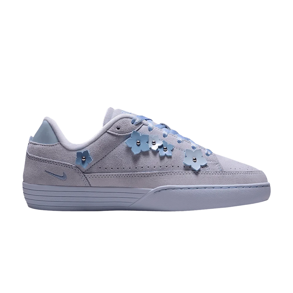 Krossovki-Nike-Wmns-Tennis-Centre-SE-Florette