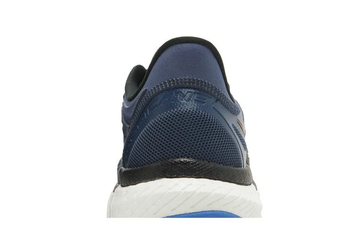 Krossovki-Saucony-Hurricane-23-Space-Royal-6