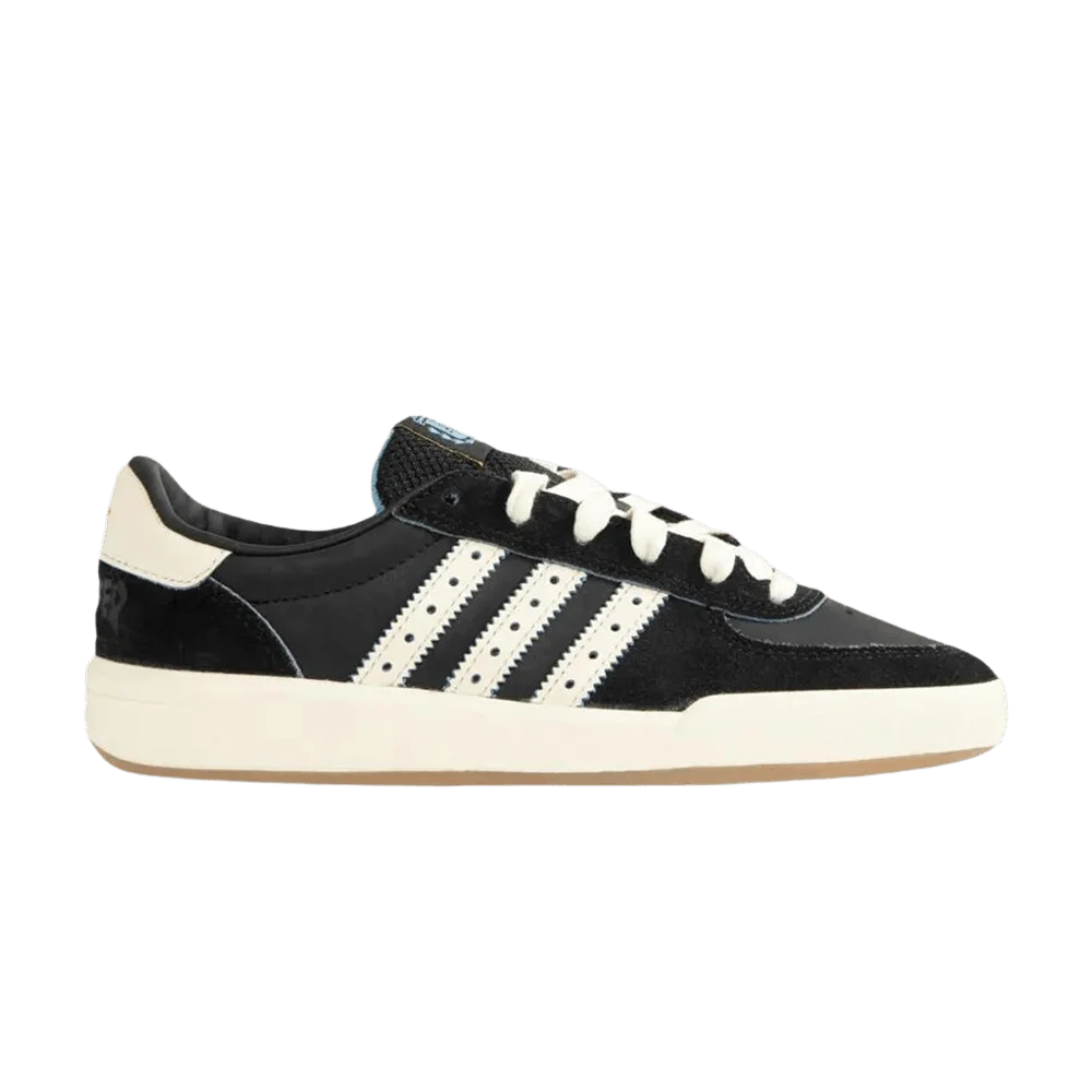 Krossovki-Thrasher-x-adidas-Glenburn-Black-White