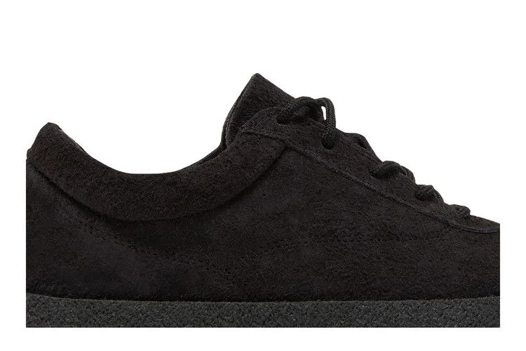 Krossovki-Yeezy-Season-6-Crepe-Sneaker-Black-1