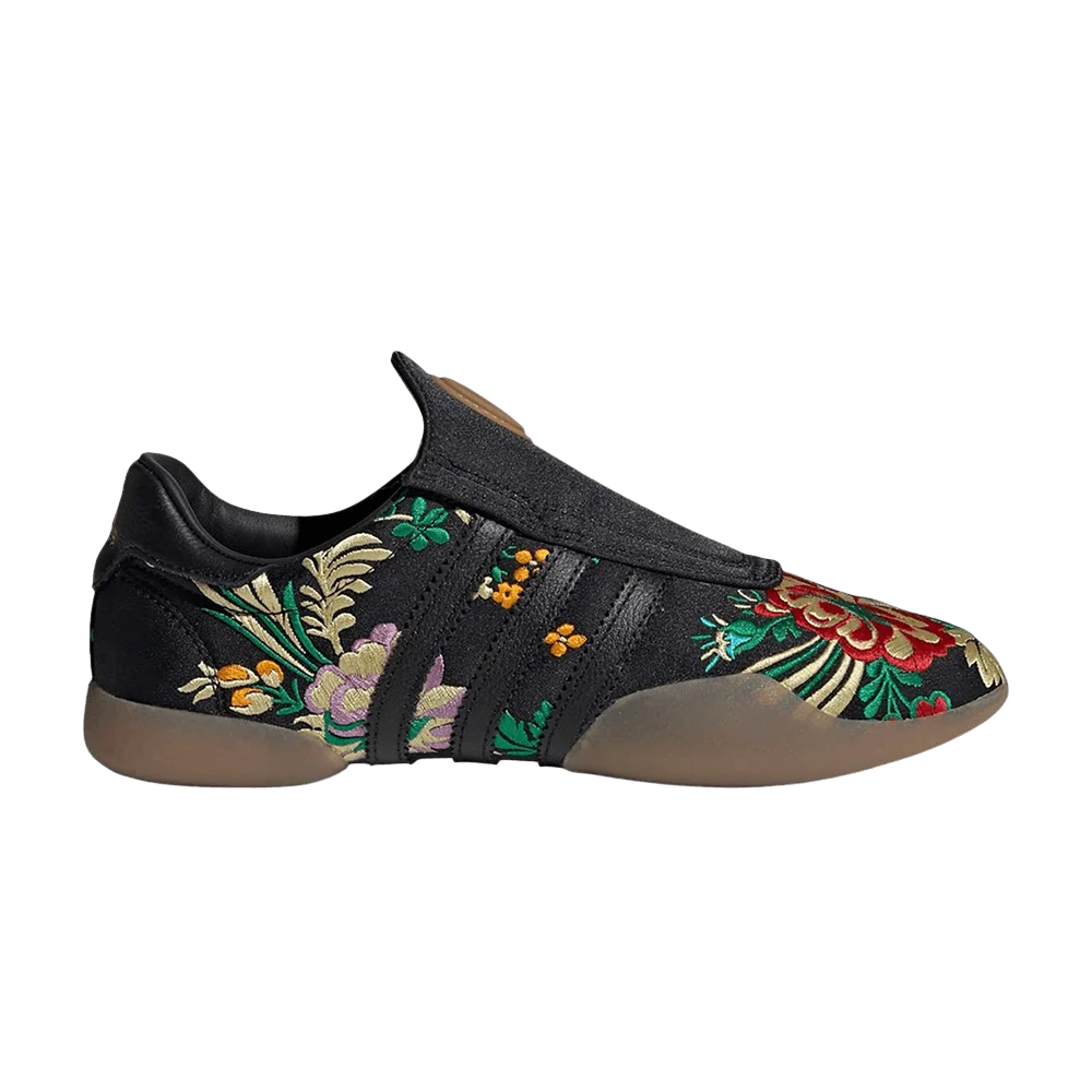 Krossovki-adidas-Wmns-Taekwondo-Mei-Black-Floral-Embroidered
