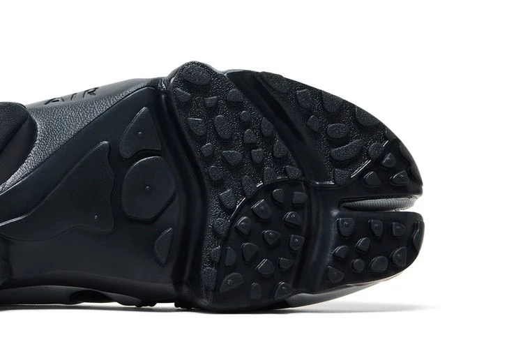Sandalii-Nike-Wmns-Air-Rift-Polka-Dots-Black-Metallic-Silver-4