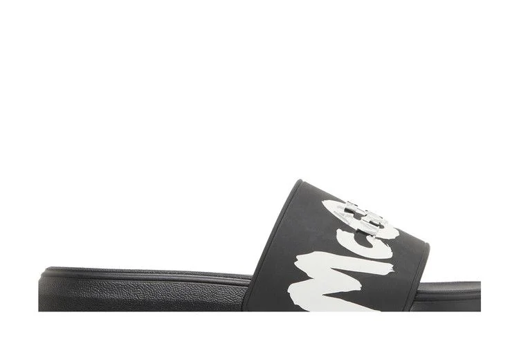 Tapochki-Alexander-McQueen-Rubber-Pool-Slide-Graffiti-Black-1