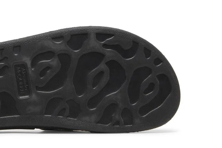 Tapochki-Alexander-McQueen-Rubber-Pool-Slide-Graffiti-Black-4