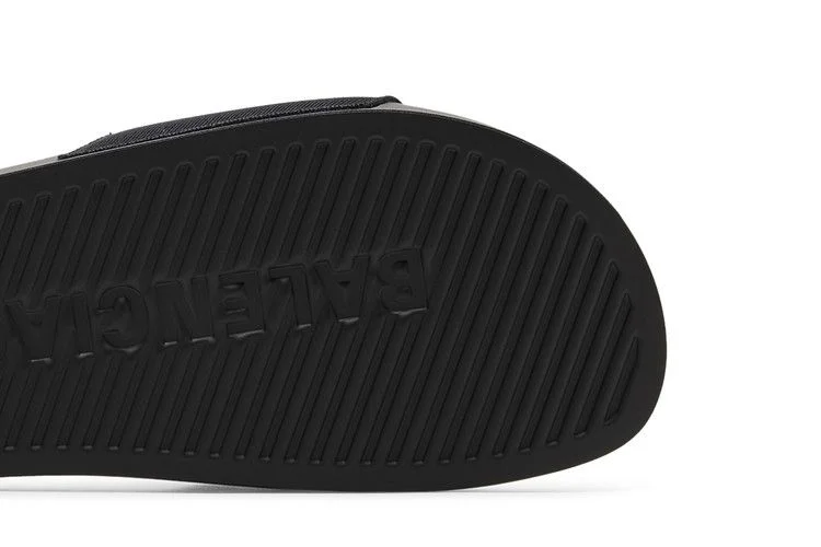 Tapochki-Balenciaga-Logo-Embroidered-Pool-Slides-Black-White-4